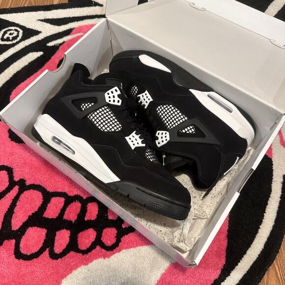 Jordan 4 Retro White Thunder - Size 11 - Brand New - Picture 5 of 8